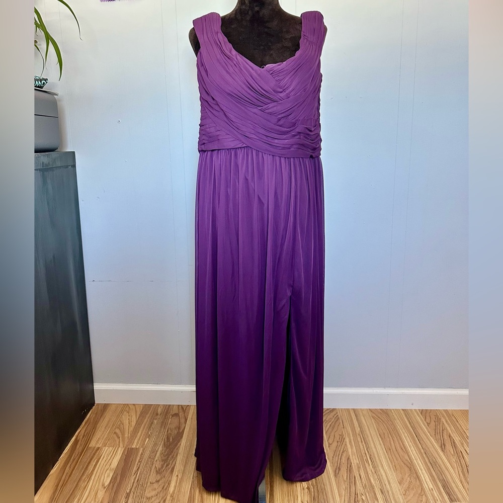 🆕 NWT David’s Bridal Plum Bridesmaids Dress